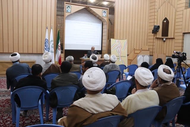 یک تحلیلگر مسائل سیاسی، اجتماعی: