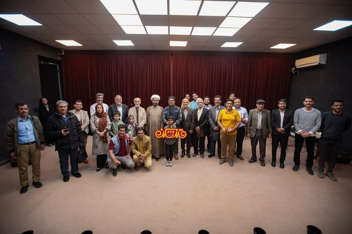 محفل طنز «قندشکن» با عنوان سگ هار منطقه درحوزه هنری استان یزد برگزار شد