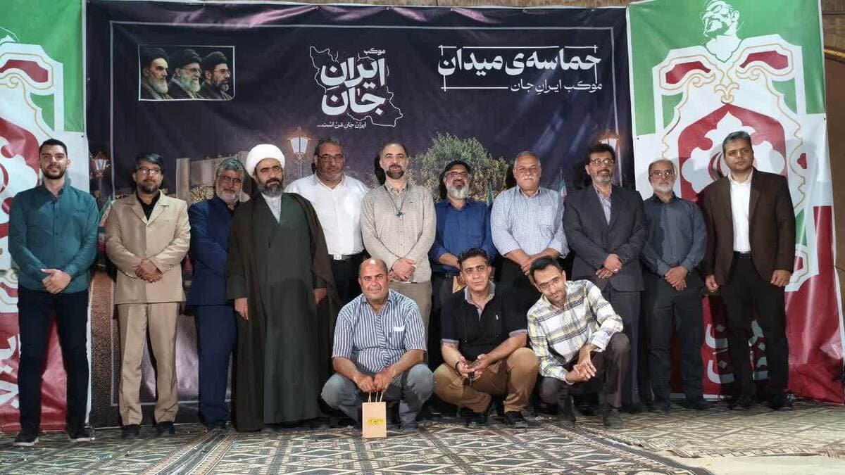 شاعران طنزپرداز استان یزدبا موضوع هجو دشمنان ایران به شعرخوانی پرداختند
