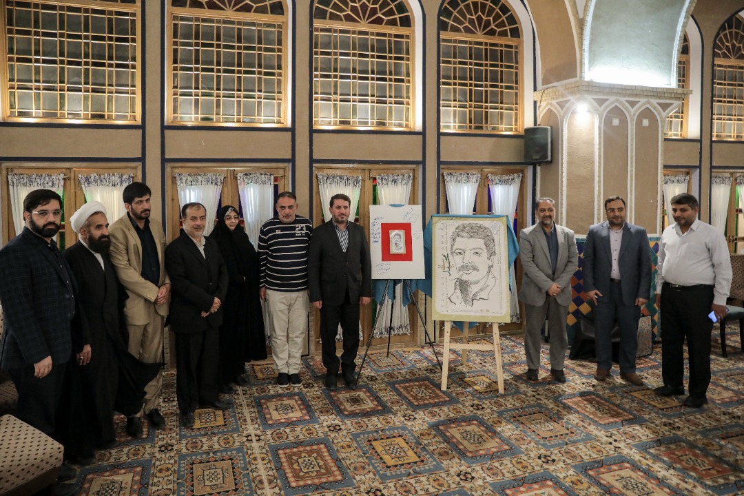 رونمایی کتاب و پوستر فیلم «محمد ایرانی» در یزد