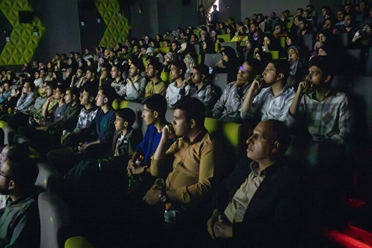اکران ویژه فیلم سینمایی «خدای جنگ» با حضور نماینده مجلس و هنرمندان