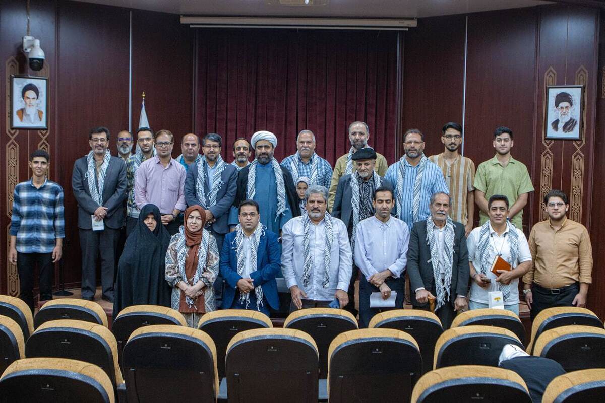 پنجاه‌وسومین محفل شعر طنز «قندشکن» برگزار شد